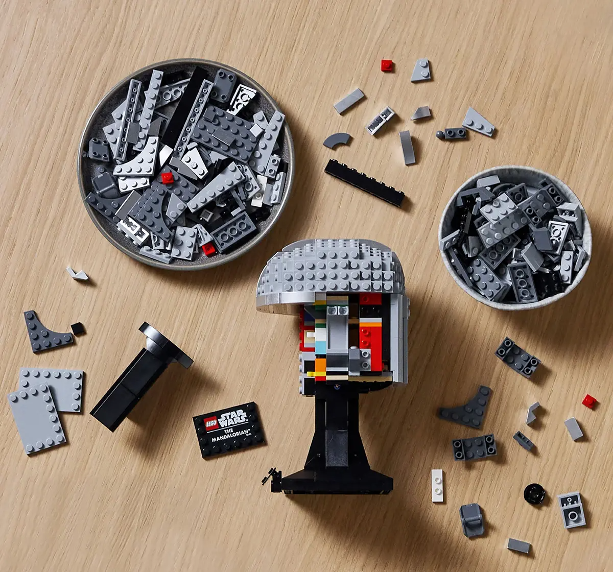 LEGO Star Wars The Mandalorian Helmet 75328 Building Kit (584 Pieces), Multicolor
