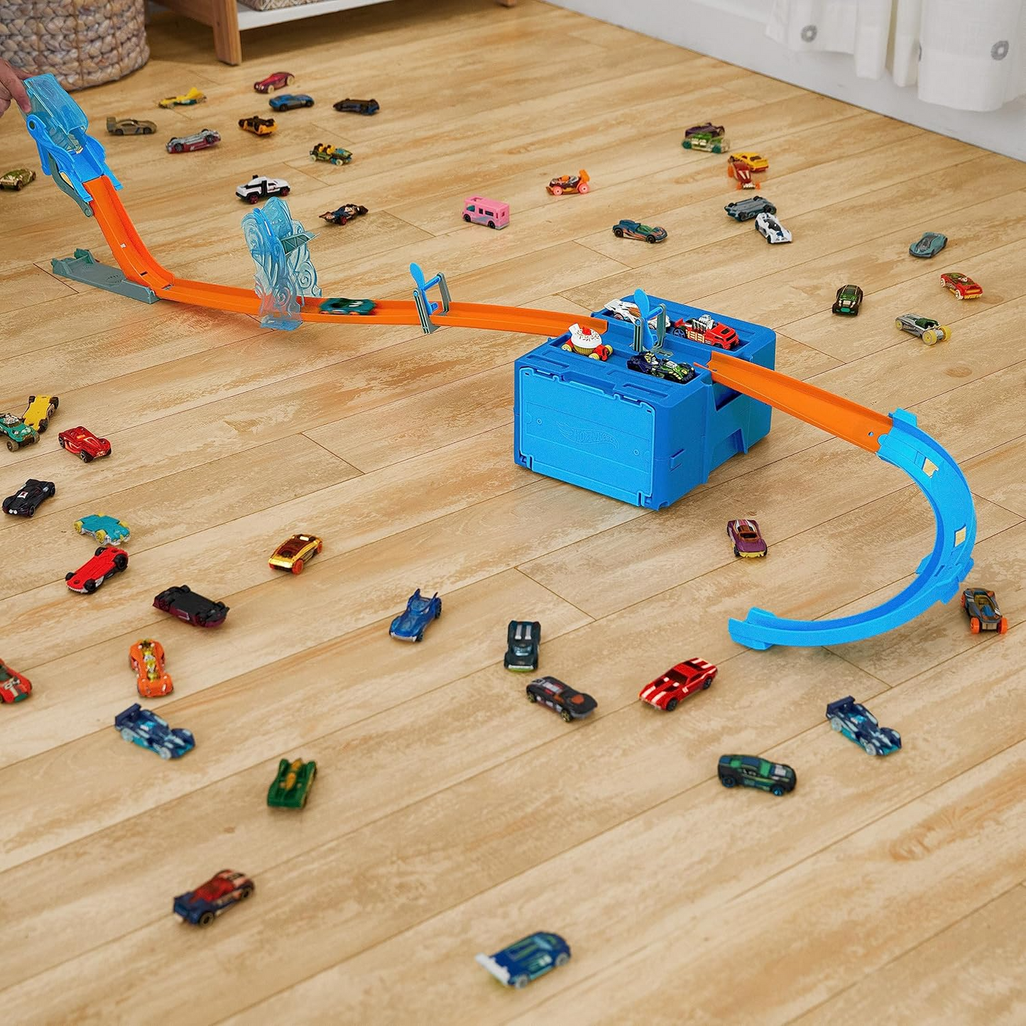 HOT WHEELS TRACK BUILDER DELUXE BUILDER BOX HNN38