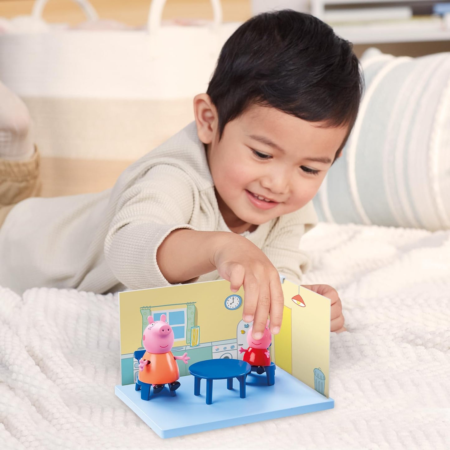 PEPPA PIG Kitchen Themed Preschool Toy with Mummy Pig, Includes 2 Poseable Figures, Accessories and Scene Cards Playset, for Girls and Boys Ages 3 Birthday Gift Toys for Kids