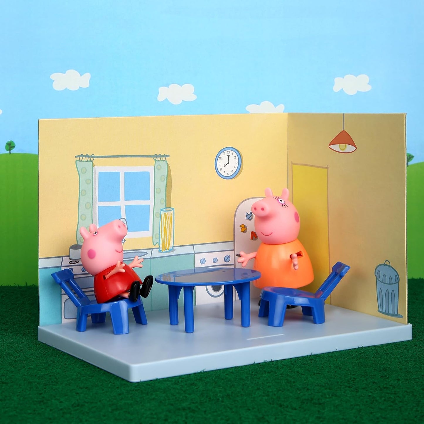 PEPPA PIG Kitchen Themed Preschool Toy with Mummy Pig, Includes 2 Poseable Figures, Accessories and Scene Cards Playset, for Girls and Boys Ages 3 Birthday Gift Toys for Kids