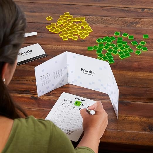Hasbro Gaming Wordle The Party Game for 2-4 Players, 12Y+