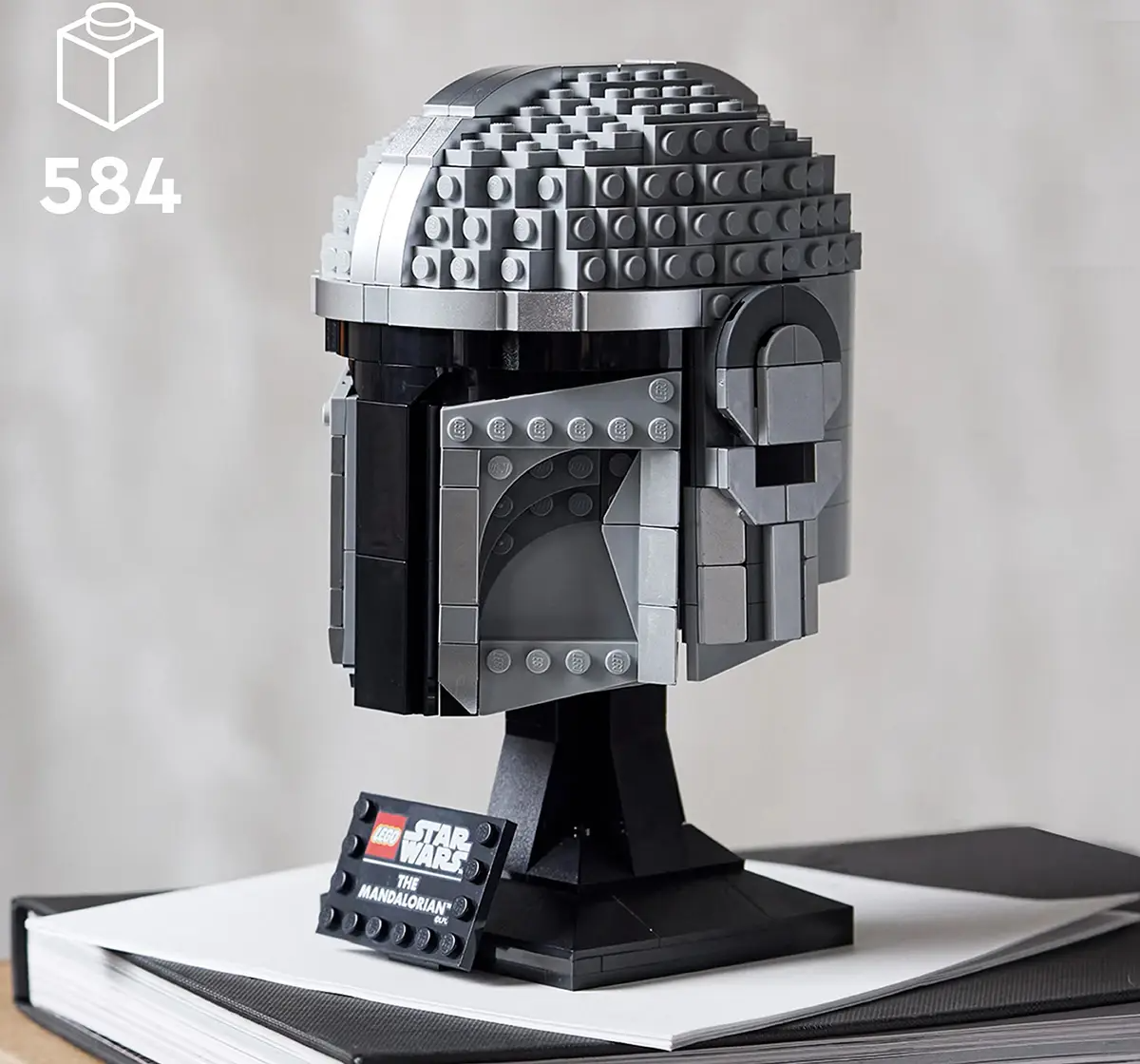 LEGO Star Wars The Mandalorian Helmet 75328 Building Kit (584 Pieces), Multicolor