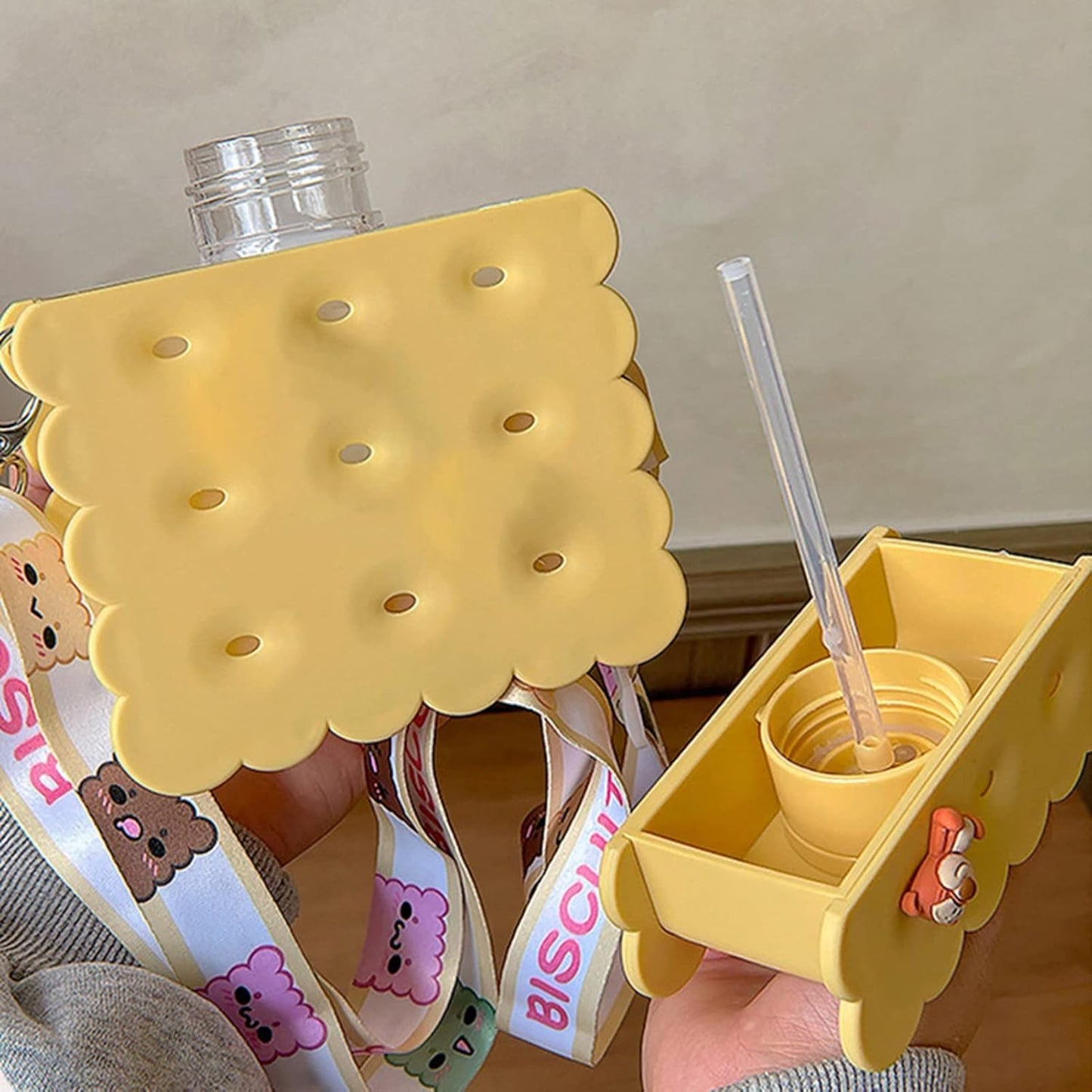 Cookie Shaped Straw Cup - 380ML Water Bottle Leak-proof with Straw PC Biscuit Water Mug Home Decor Yellow 14.5cm x 12.5cm/5.71" x 4.92"