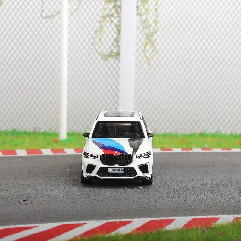 Scale 1 :64 CCA BMW X5M Car With Acrylic Case