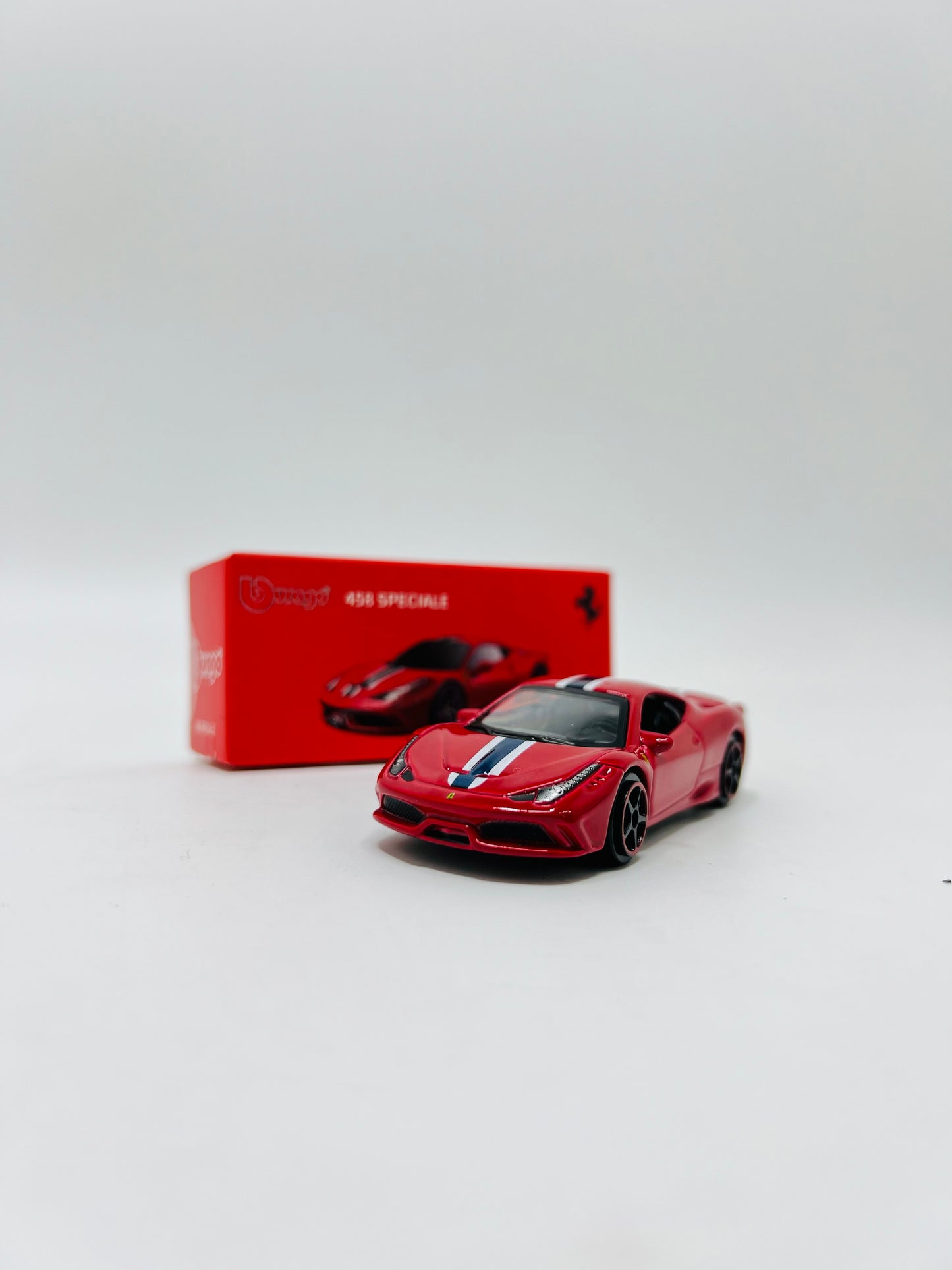 Bburago Orginal 1:64 Die-Cast Scale Model Car