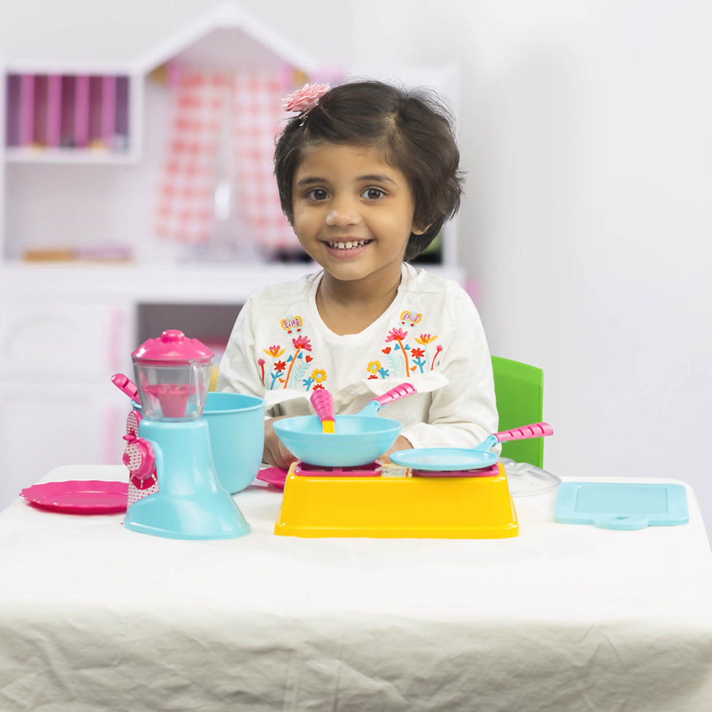 Giggles Funskool Complete Kithcen Playset, Realistic Pretend Cooking Toy for Kids, Encourages Learning & Development, Fun Activity for Babies, Gift Set for Girls, Age 3+ Years