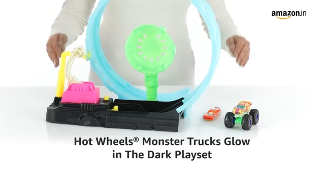 Hot Wheels® Monster Trucks Glow in The Dark Epic Loop Challenge™ Playset with Launcher, Ramp & Giant Loop, Includes 1 1:64 Scale Die-Cast Truck & 1 Car, Toy Gift for Kids 4 to 8 Years Old