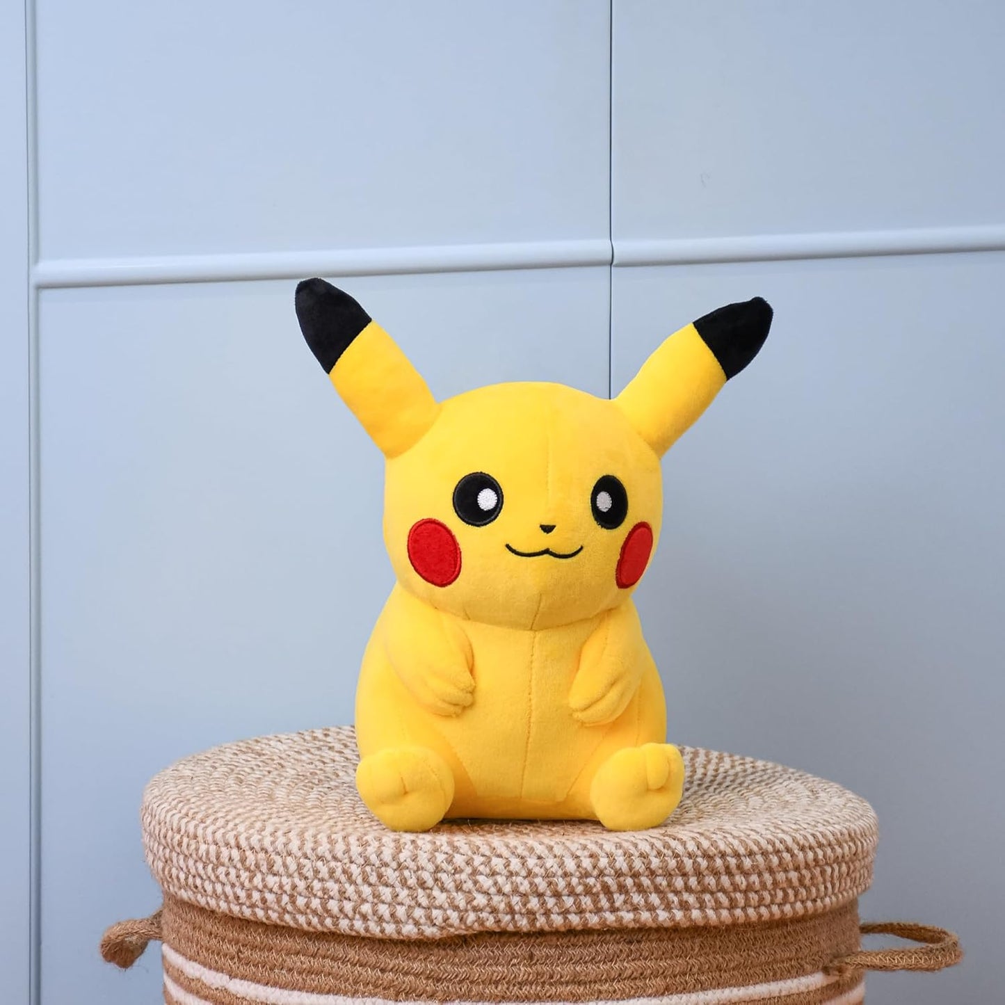 Mirada Pokémon Pikachu Soft Toy - Officially Licensed Plush Stuffed Character Gift for Kids & Fans - 22cm