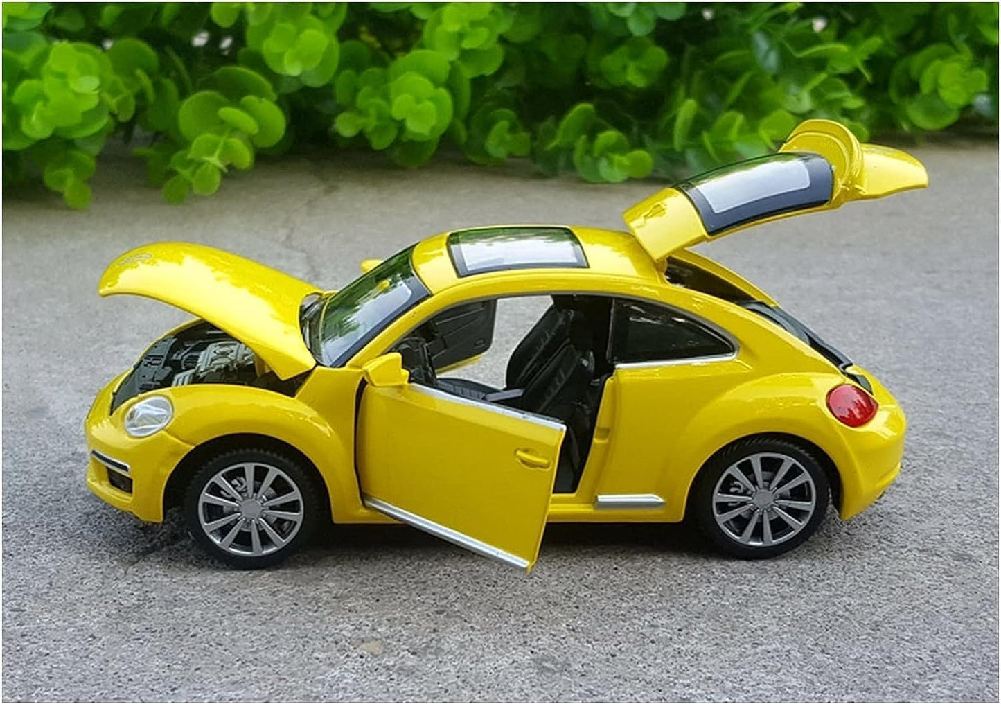 Daji Yellow car Volkswagen Beetle Alloy Simulation Car Model Sound and Light Pull Back Toy Car 1:32 Sophisticated Gift Choice.