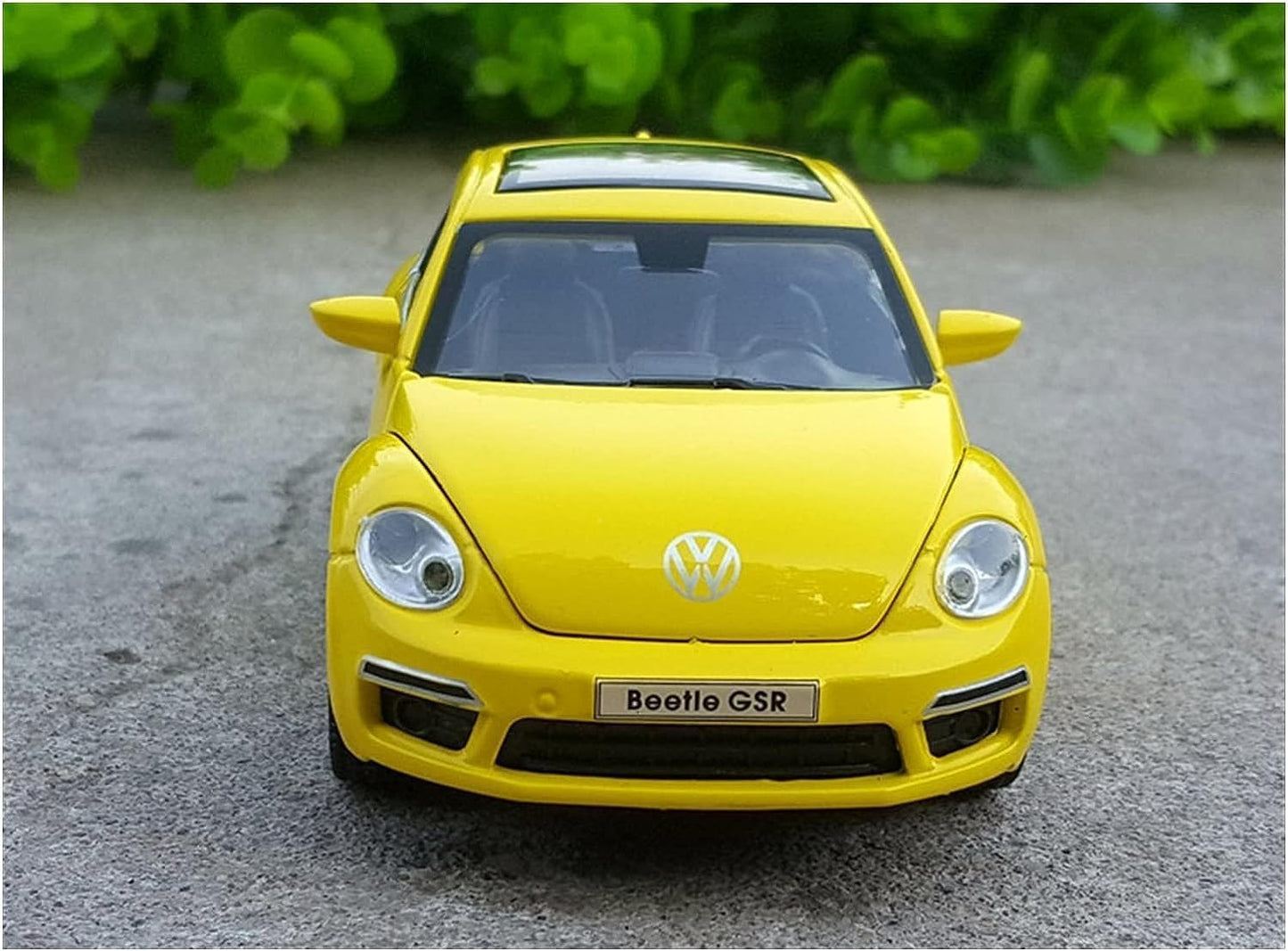 Daji Yellow car Volkswagen Beetle Alloy Simulation Car Model Sound and Light Pull Back Toy Car 1:32 Sophisticated Gift Choice.