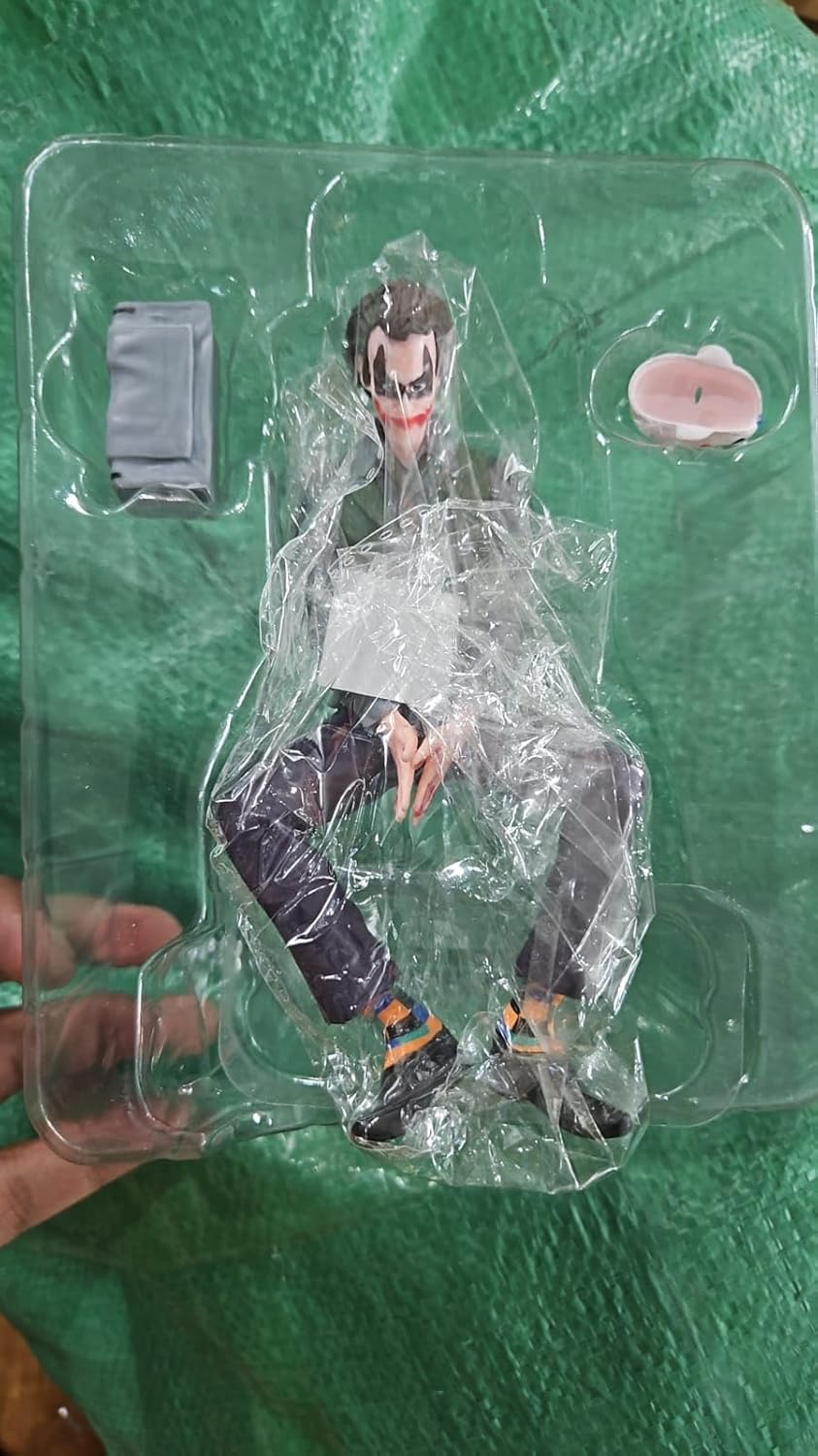 Joker Action Figure β Joaquin Phoenix Inspired Collectible Statue, 15cm Tall with Mask Accessory, Premium Vinyl Figurine with Gift Box β Dark Knight Villain Model Toy for Fans and Collectors
