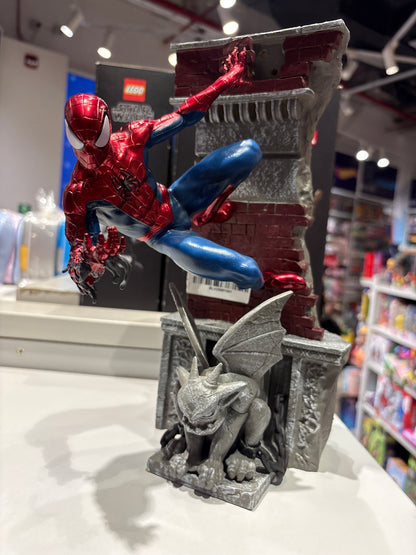 Spiderman Building Gargoyle Diorama Figure 30 cm