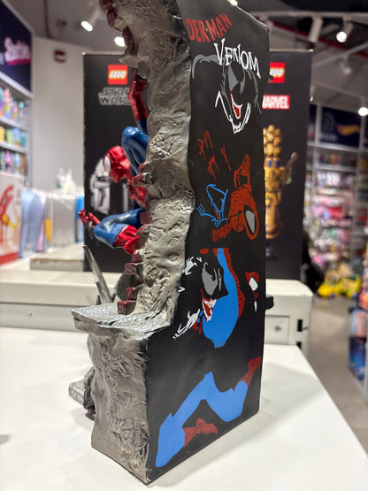 Spiderman Building Gargoyle Diorama Figure 30 cm
