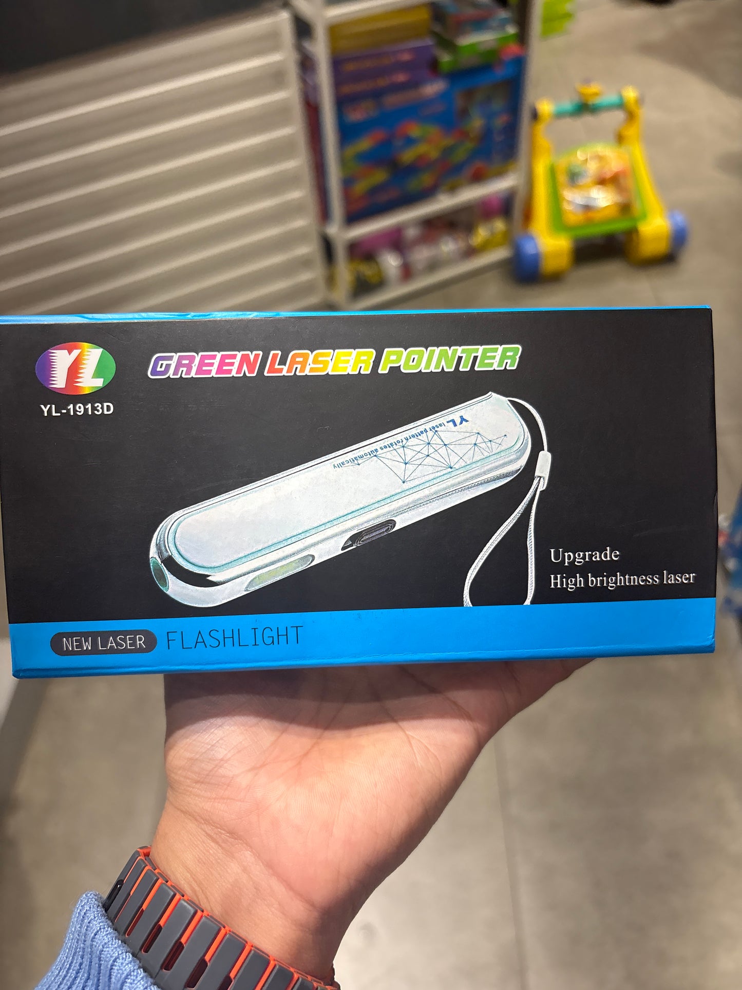 YL Green Laser Pointer with Flashlight YL-1913D