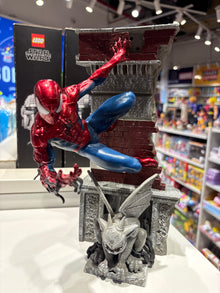 Spider-Man Building Gargoyle Diorama Figure 30 cm