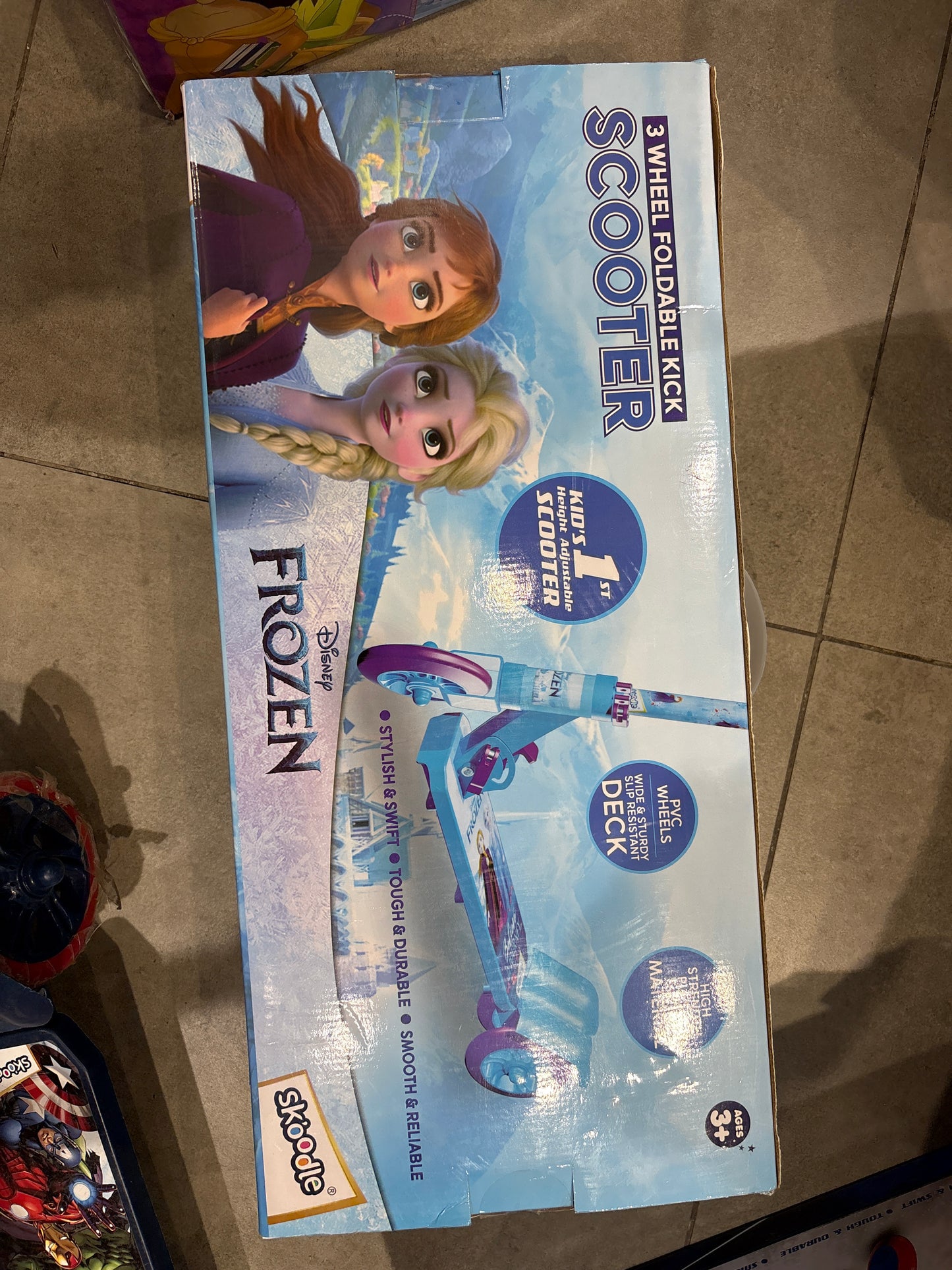 Skoodle Disney Frozen 3 Wheel Foldable Kick Scooter