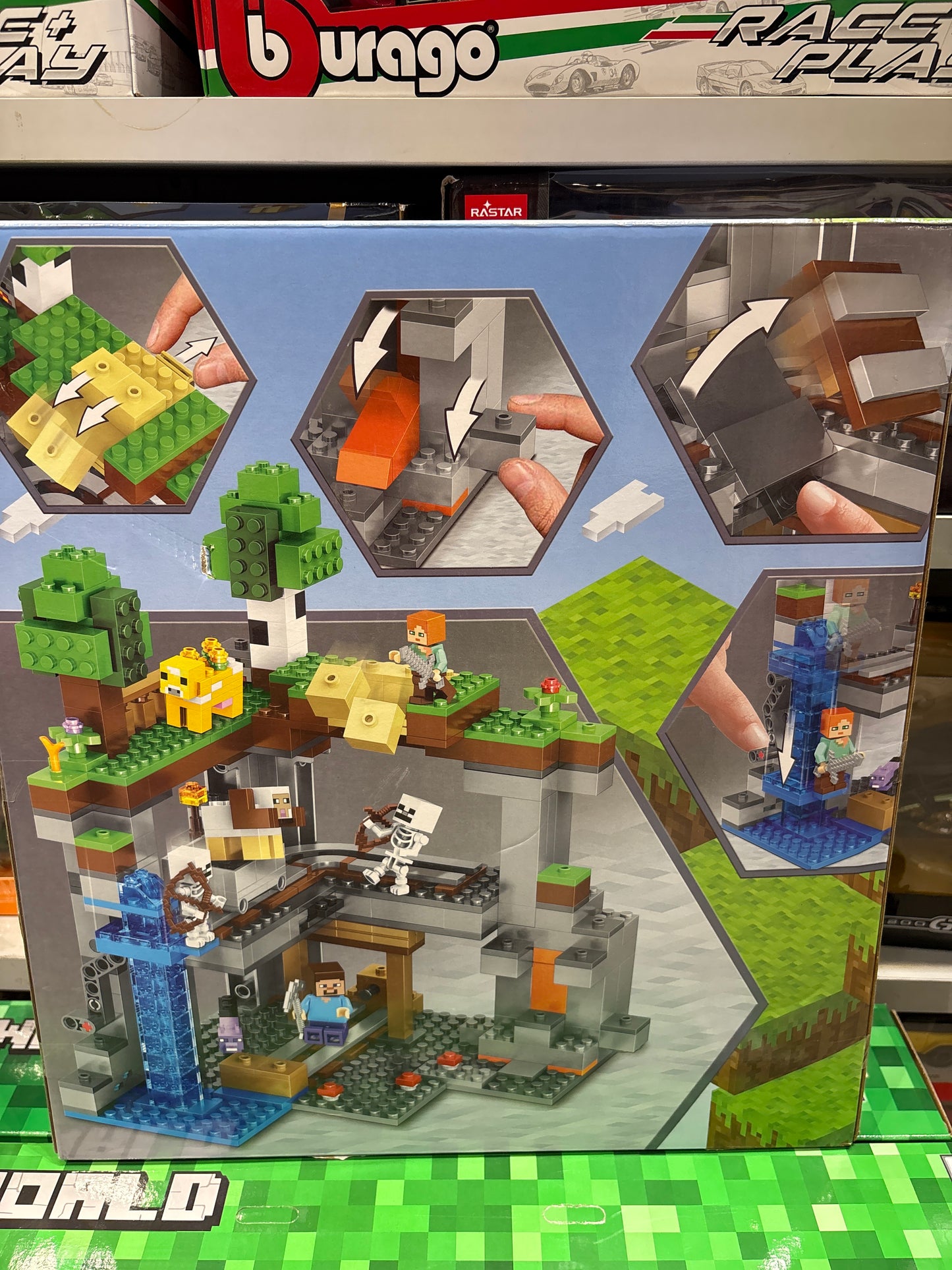 My World Minecraft-Inspired Building Block Set - 557 Pieces