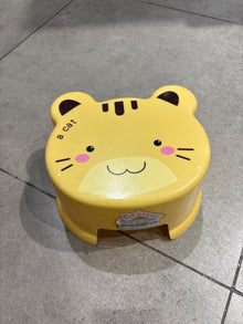 GBR 447 MIX ANIMAL PRINT STOOL