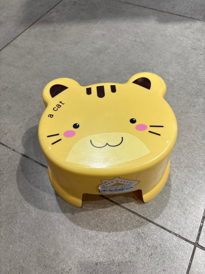 GBR 447 MIX ANIMAL PRINT STOOL
