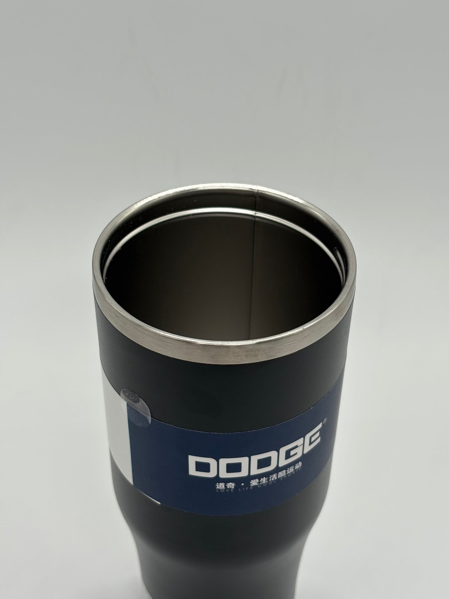 Dodge Tumbler 900 ml with handle