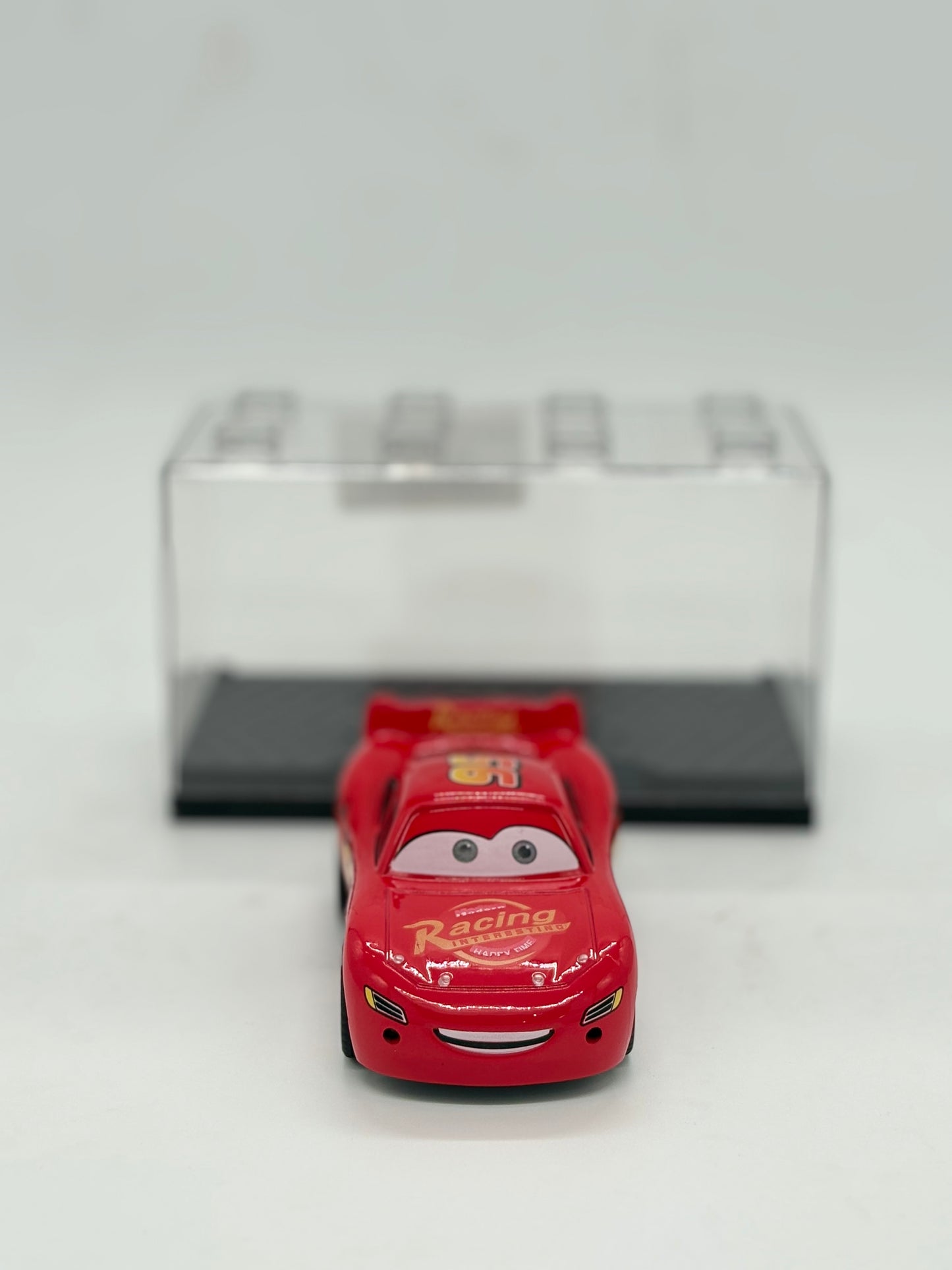 Disney Cars Lightning McQueen Die-Cast Toy Car – 1:55 Scale Red