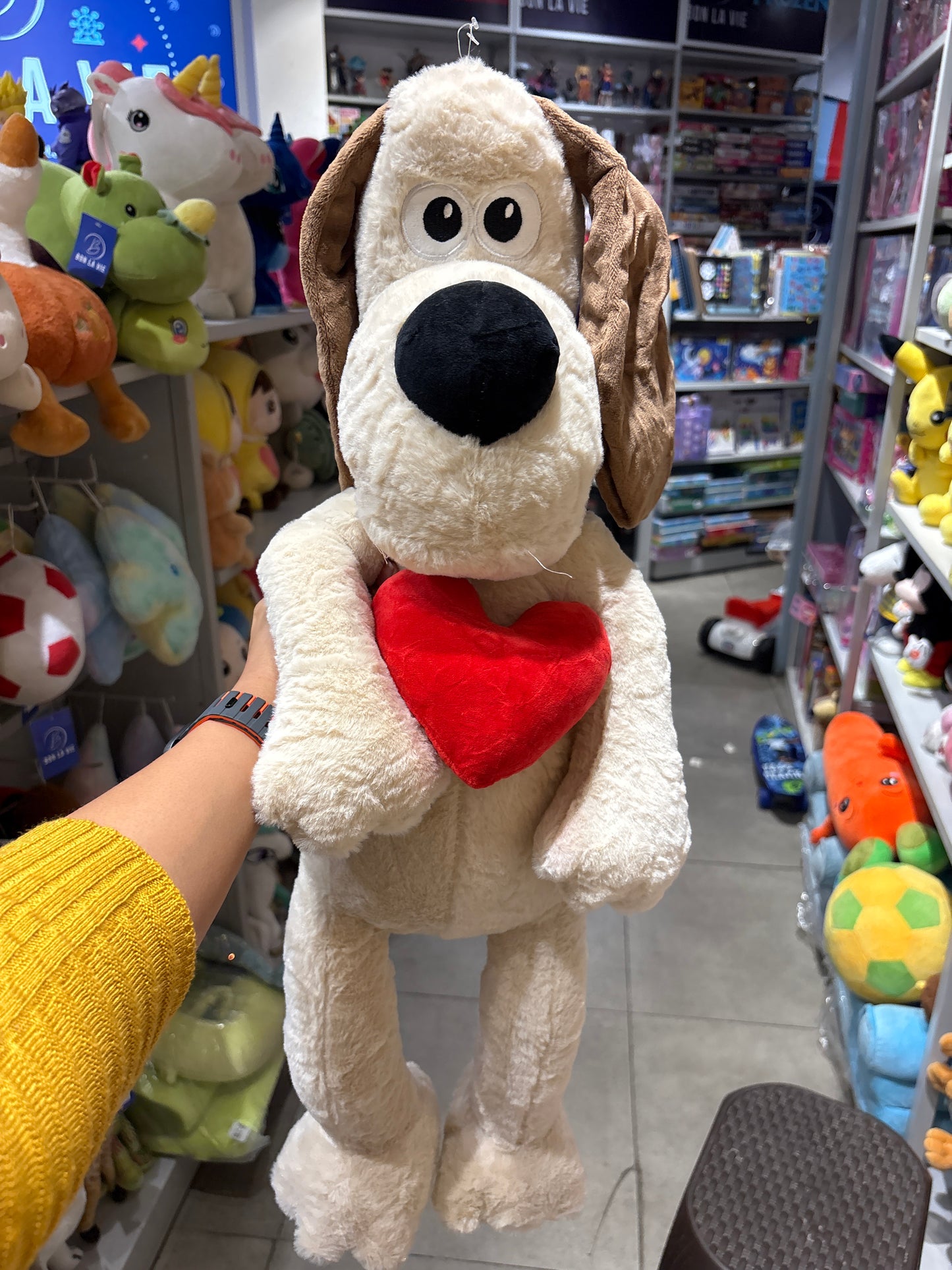 IN Snoopy with Heart Dog Soft Toy