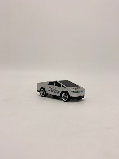 Trasped Min Desktop Tesla Cyber Truck 1:64 Remote Control Car