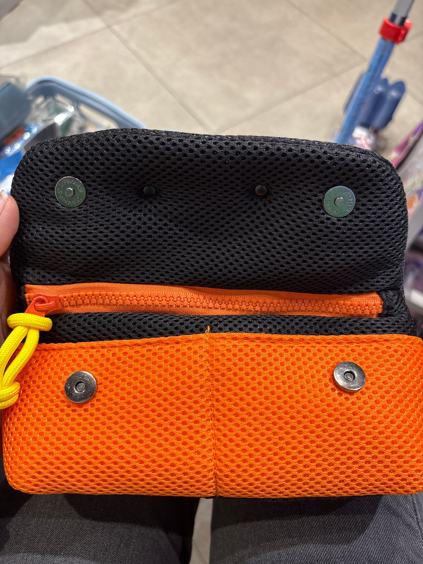 WPC073 Wow Style Mesh Pouch with Zip