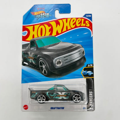 Hot Wheels Set of 4 - BMW 635 CSi, 67 Mustang, HW50 Concept, Draftnator 1:64 Die-Cast