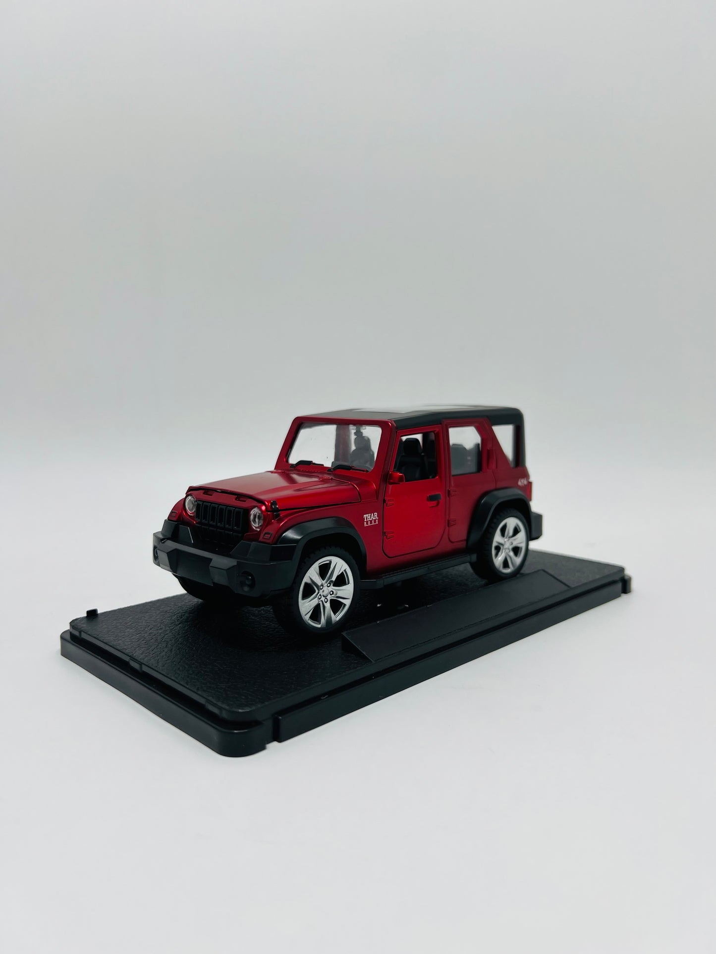 Thar Roxx 1:28 Die Cast Scale Model Car