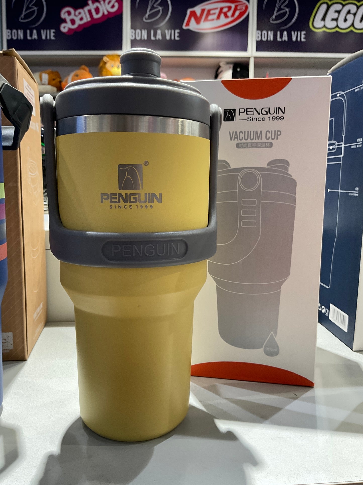 Penguin Vacuum Insulated Tumbler 900ml
