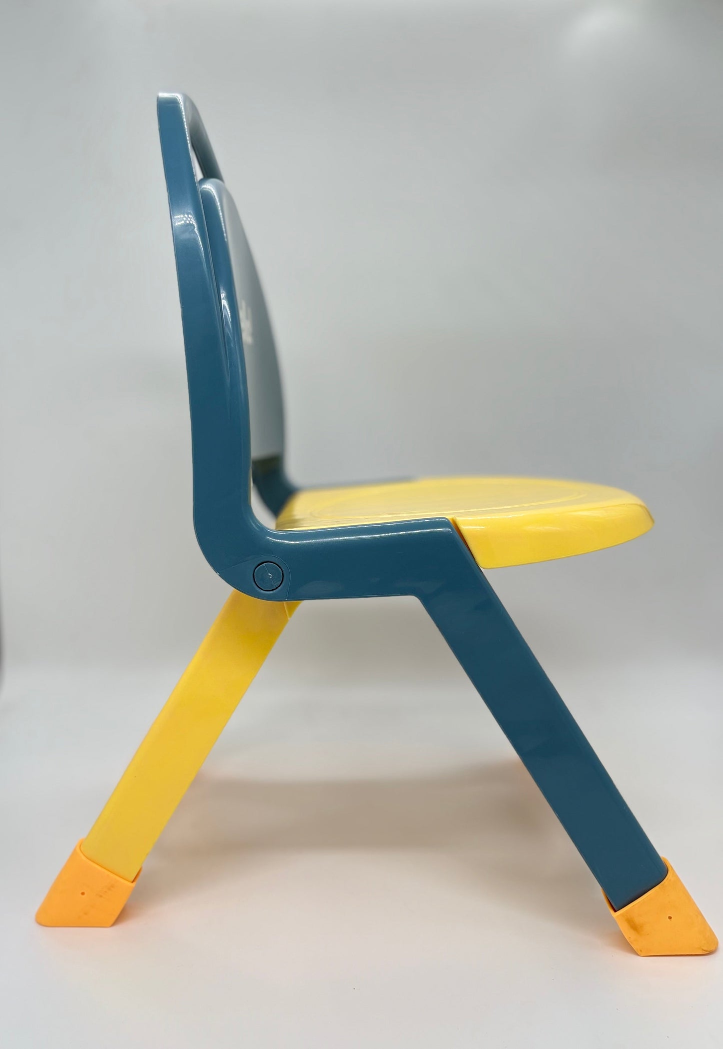 HELLO FOLDING CHAIR for kids