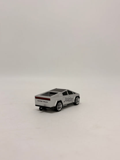 Trasped Min Desktop Tesla Cyber Truck 1:64 Remote Control Car
