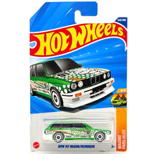 Hot Wheels Basic Mainline Car BMW M3 Wagon/Remorque
