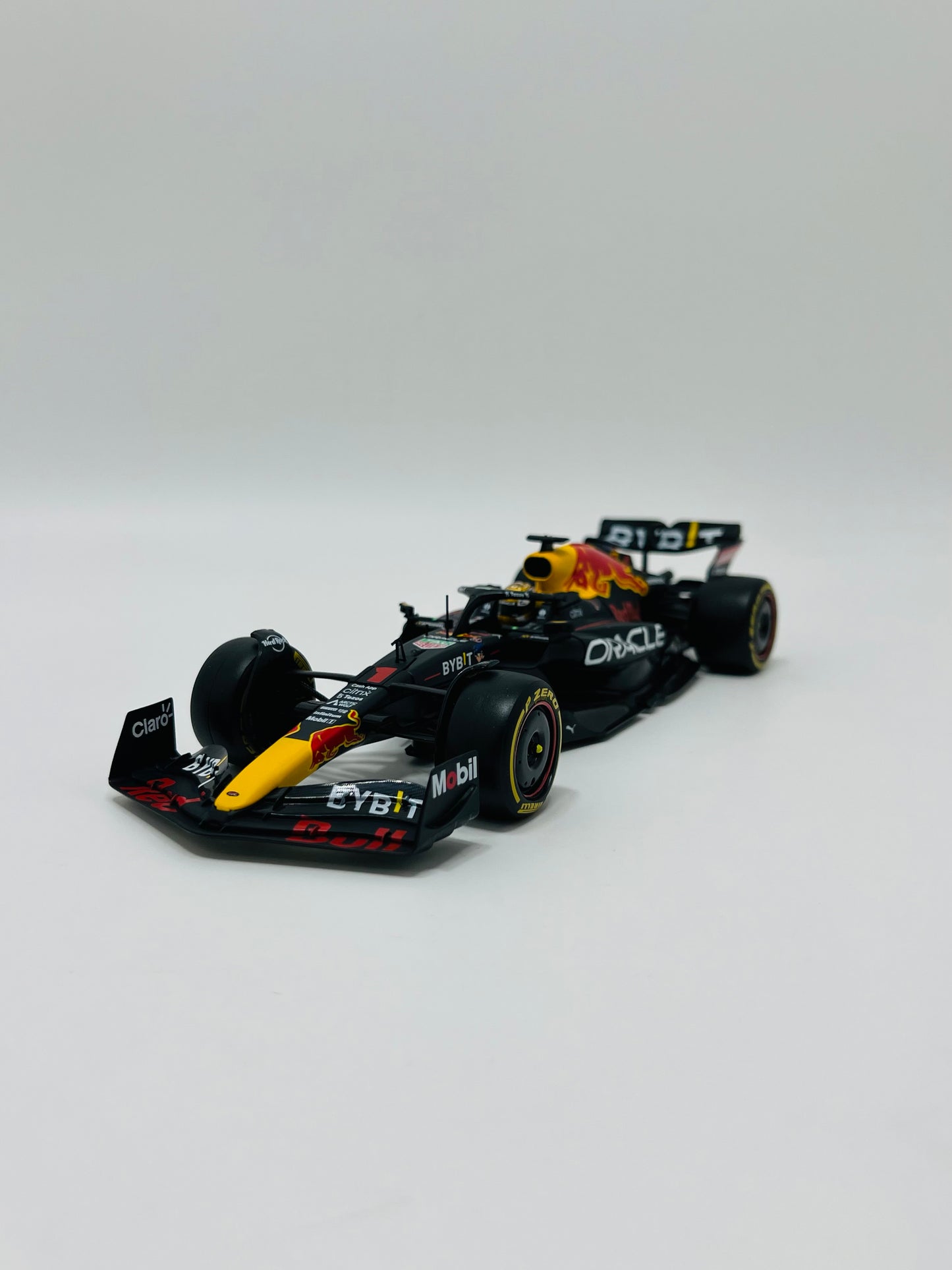 Bburago Original Formula 1 Die Cast Scale Model Car 1:24