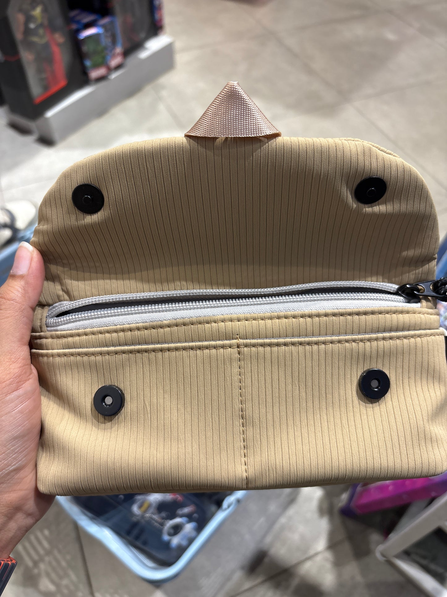 WPC123 Wow Pouch Clutch Style Organizer