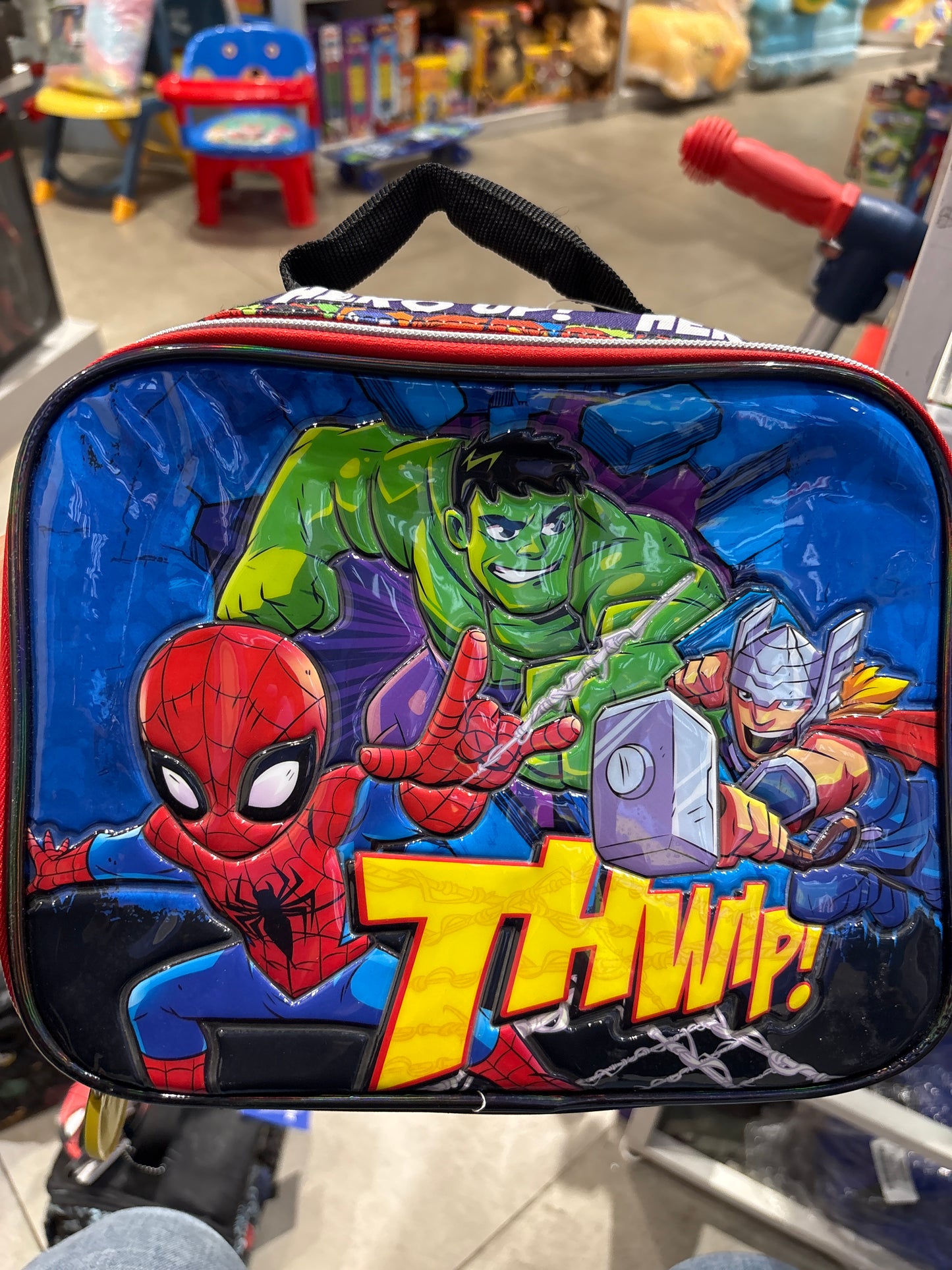 Marvel Boy's Avengers Lunch Bag with Carry Handle - Perfect for School, Picnic And Travel