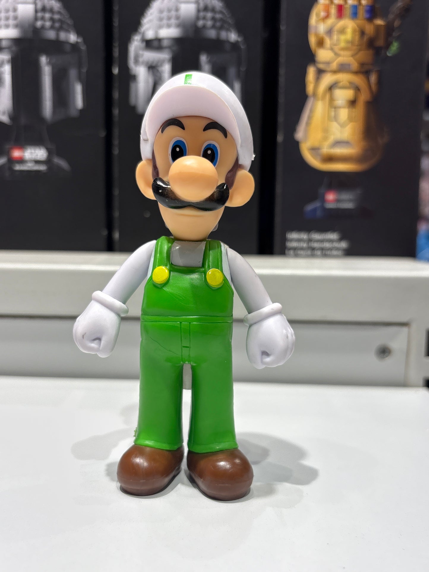 Super Mario Fire Luigi 11cm Collectible Action Figure