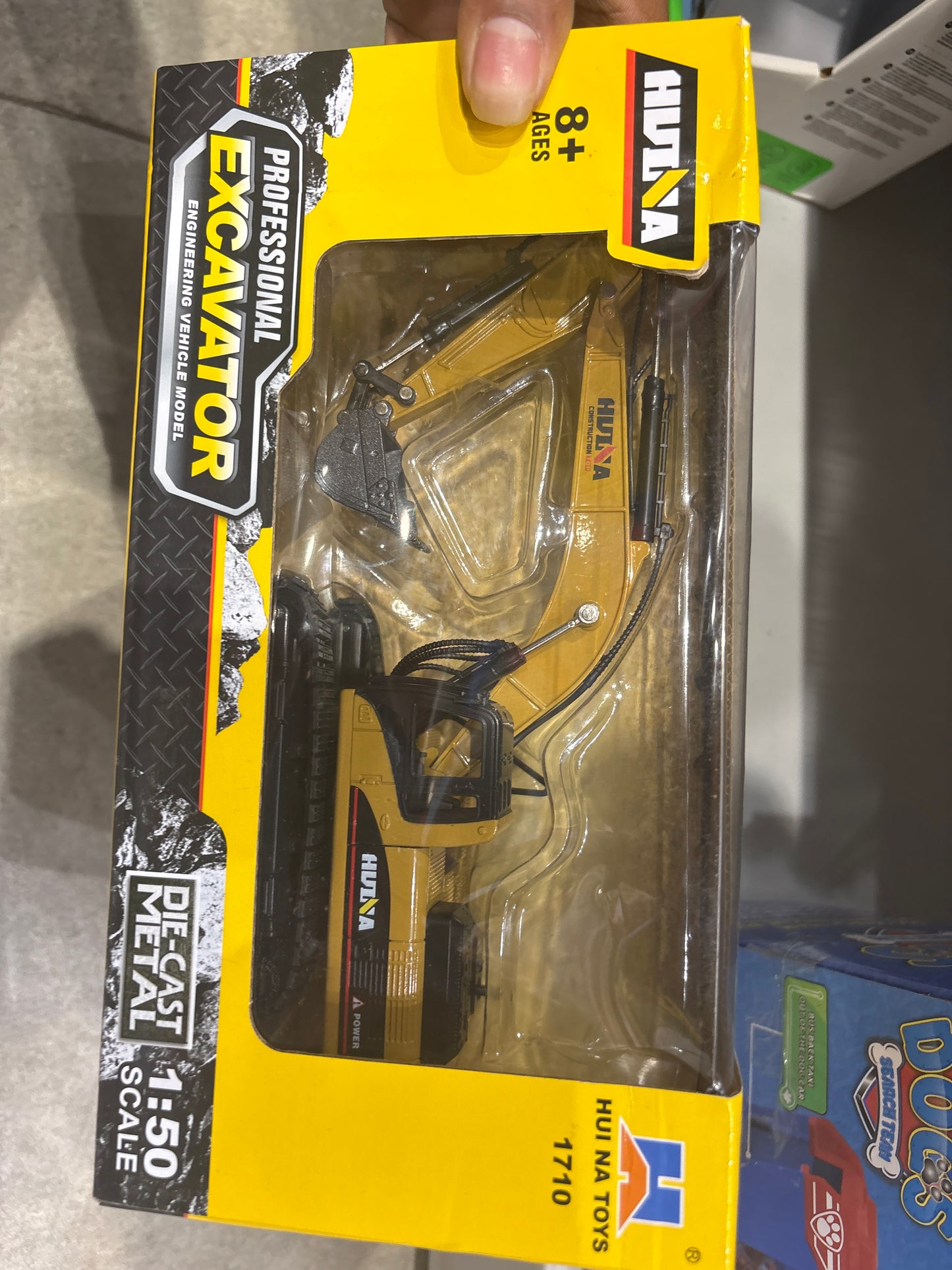 wheelfun 1/14 HUINA RC Metal Excavator 580 2.4G Excavator Truck Model Smoke LED Display Radio Controller Bit Comes with Light and Sound