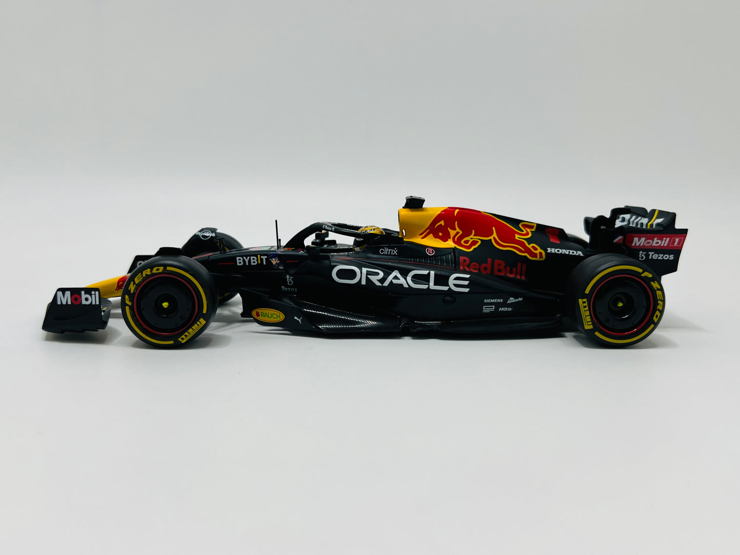 Bburago Original Formula 1 Die Cast Scale Model Car 1:24