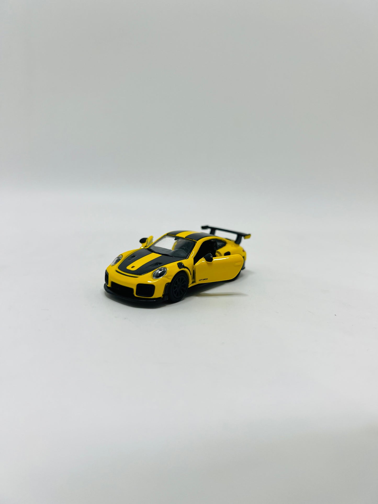 Bburago Orginal 1:64 Die Cast Scale Model Car