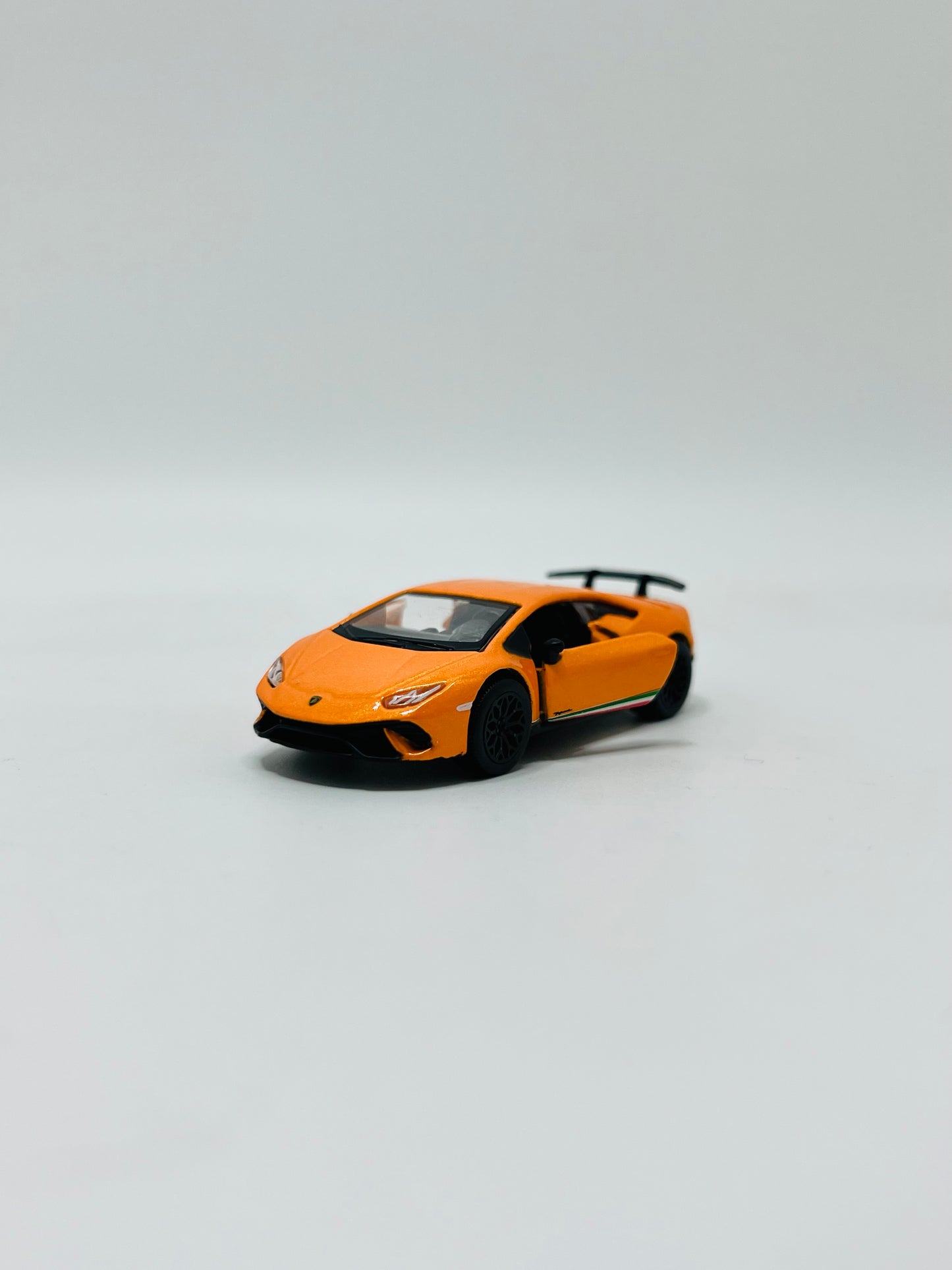 Bburago Orginal 1:64 Die Cast Scale Model Car