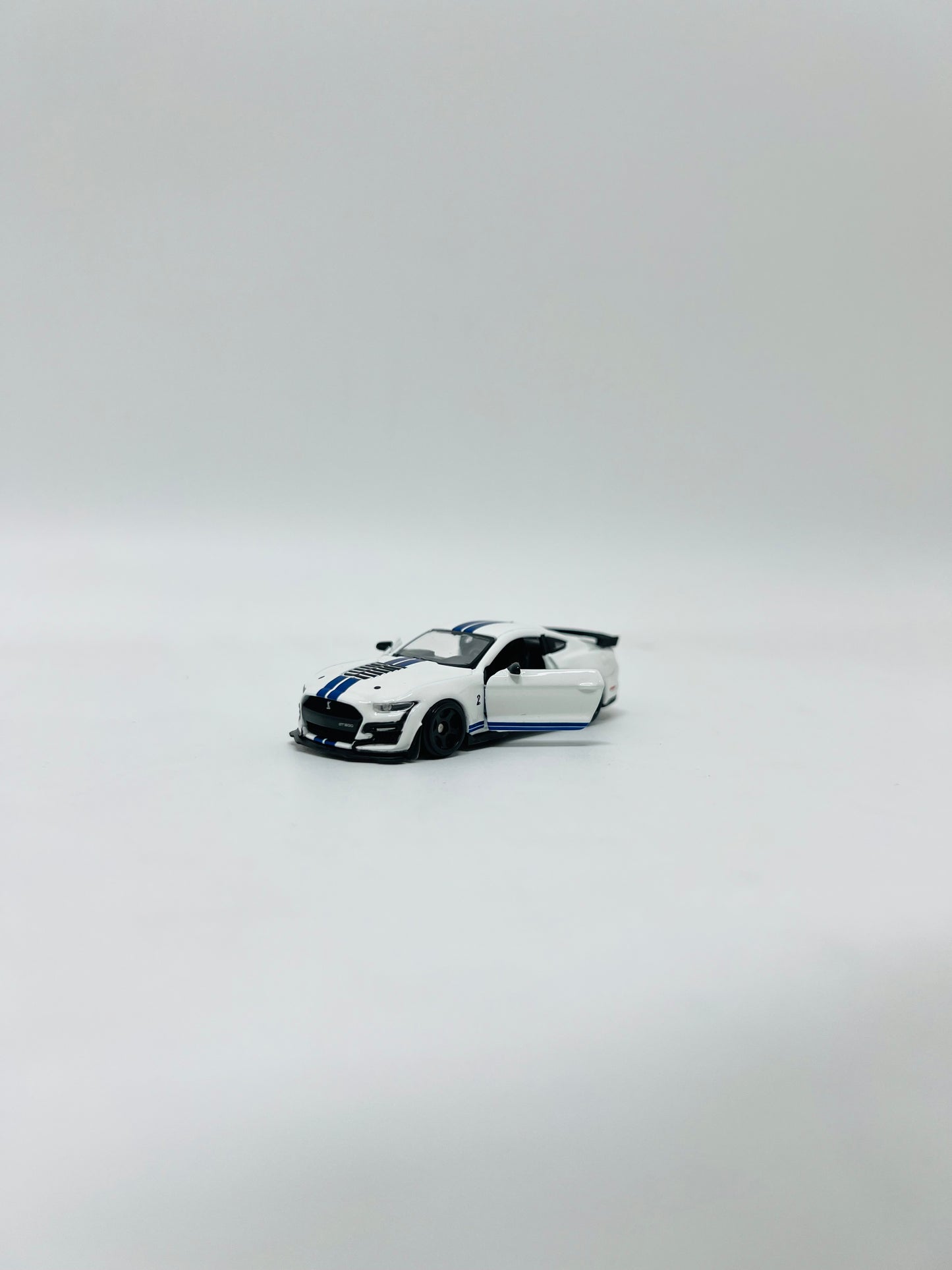 Bburago Orginal 1:64 Die Cast Scale Model Car