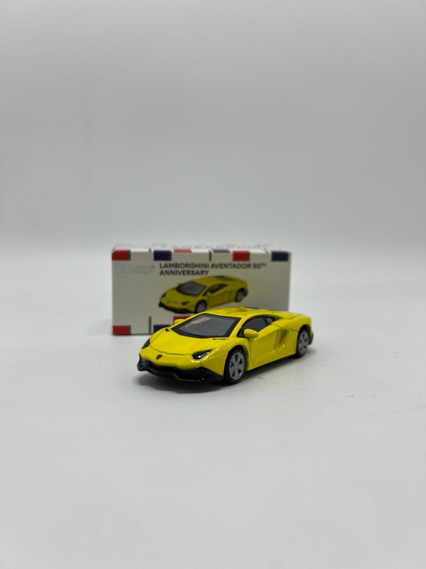 Bburago Orginal 1:64 Die Cast Scale Model Car