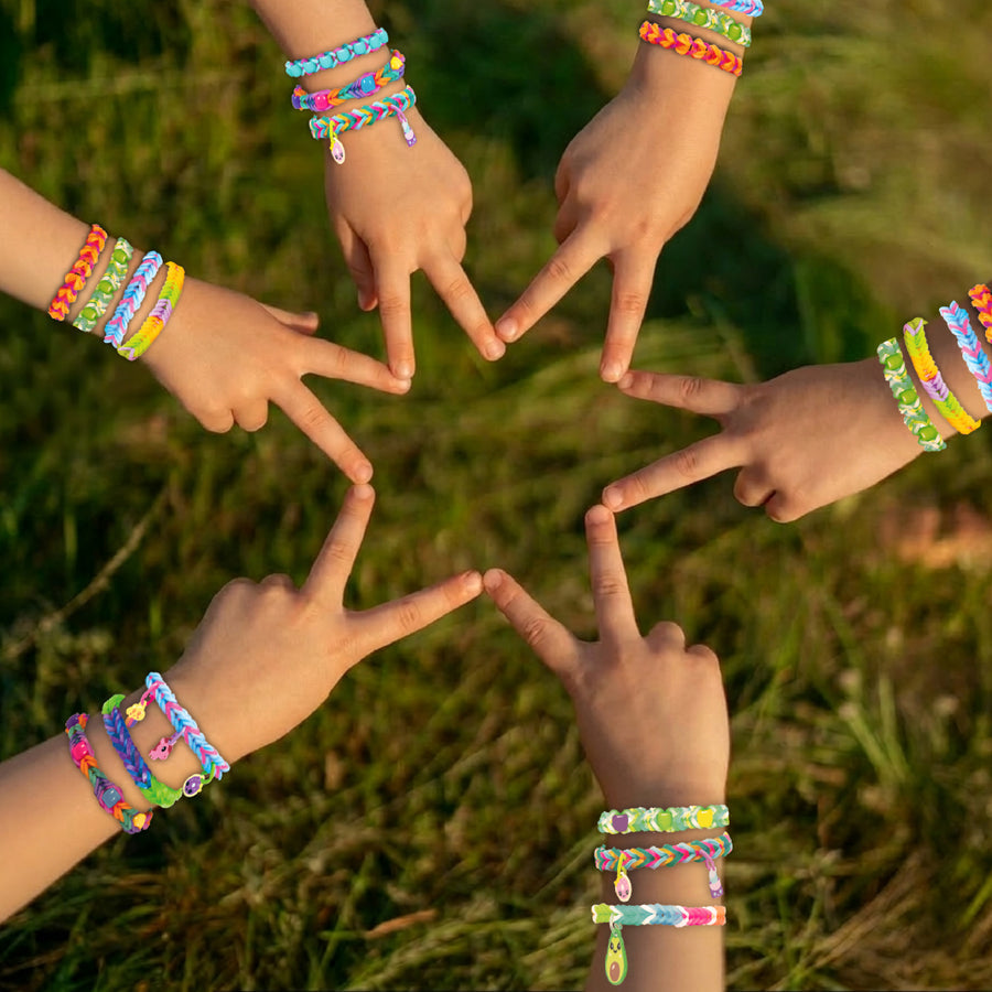 Imagimake Rainbow Loom with Bands, Charms & Beads  825 Bands