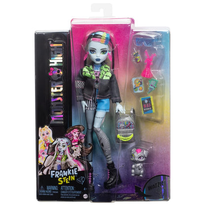 Monster High Cleo De Nile Doll in Golden Blouse and Layered Skirt, Includes Pet Cobra Hissette and Accessories Like a Backpack, Snack and Scroll