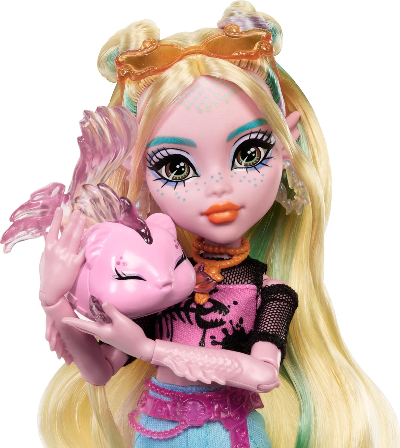 Monster High Cleo De Nile Doll in Golden Blouse and Layered Skirt, Includes Pet Cobra Hissette and Accessories Like a Backpack, Snack and Scroll