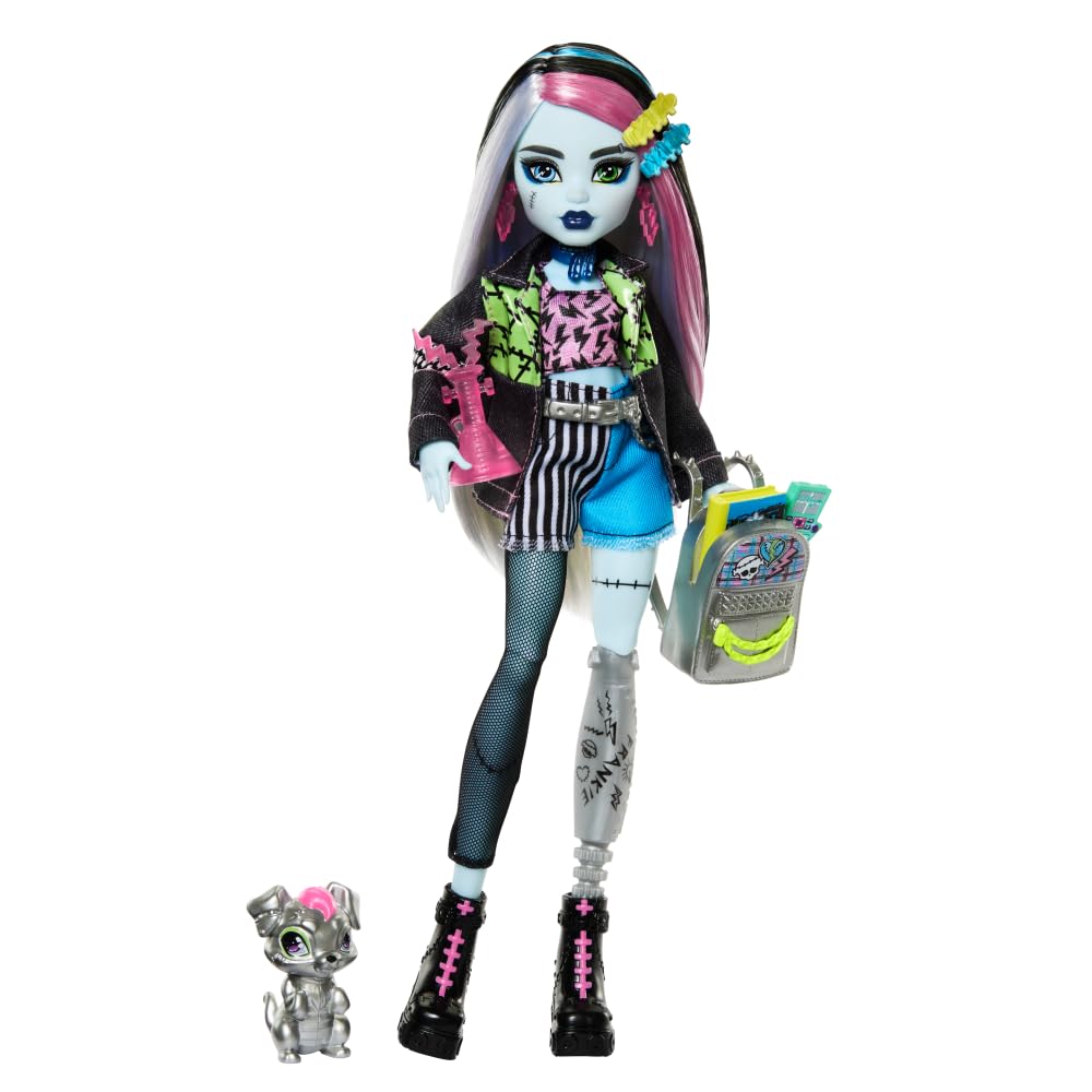 Monster High Cleo De Nile Doll in Golden Blouse and Layered Skirt, Includes Pet Cobra Hissette and Accessories Like a Backpack, Snack and Scroll