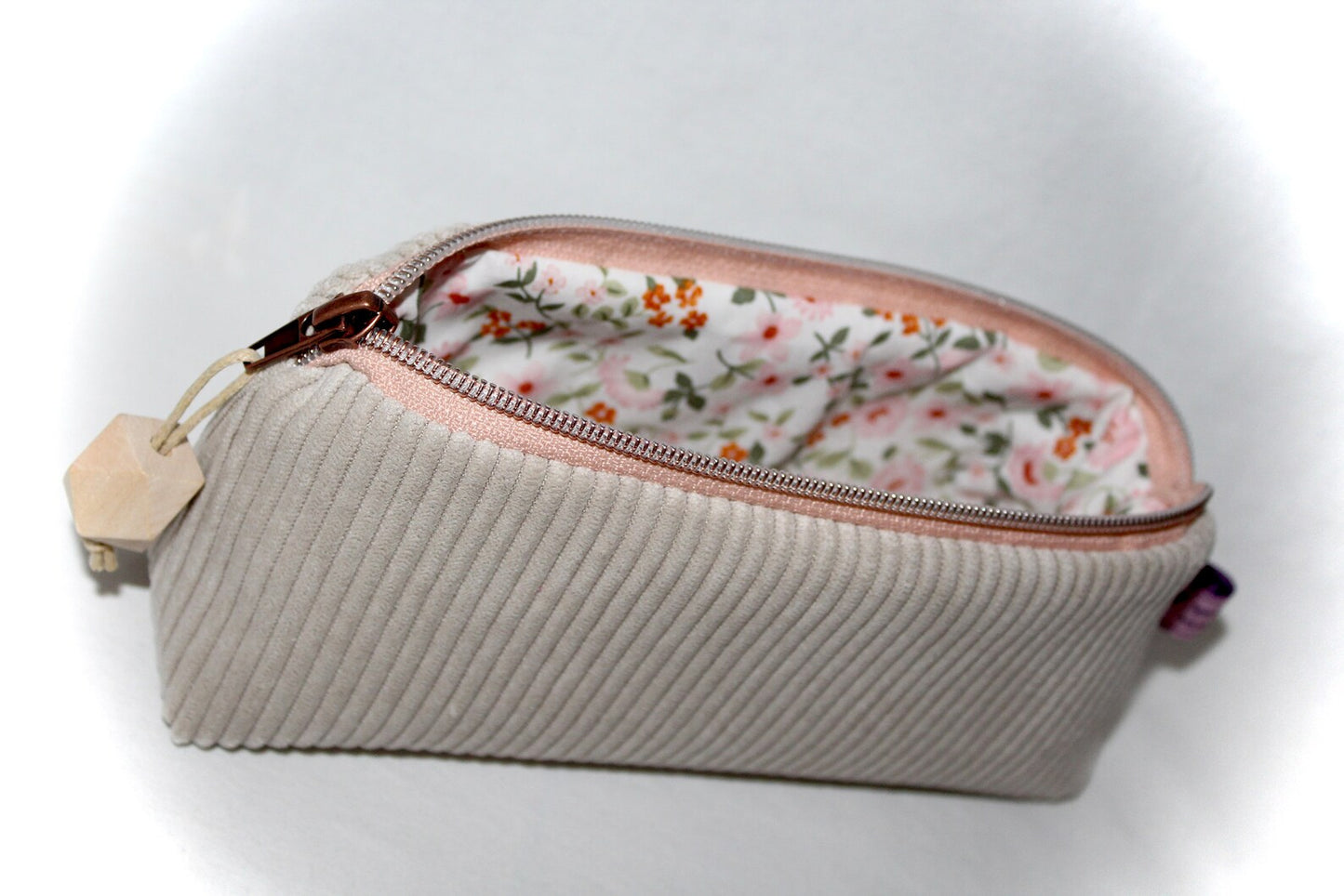 Leather Small Quilted Design Cute Makeup Bag, Mini Cosmetic , Beauty Bag, Handy Zipper Pouch, Portable Travel Bag, Women Girl (Pink)